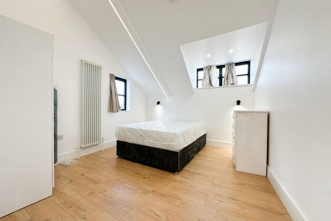 Flat 11xx 2, Millers Terrace, London photo 5