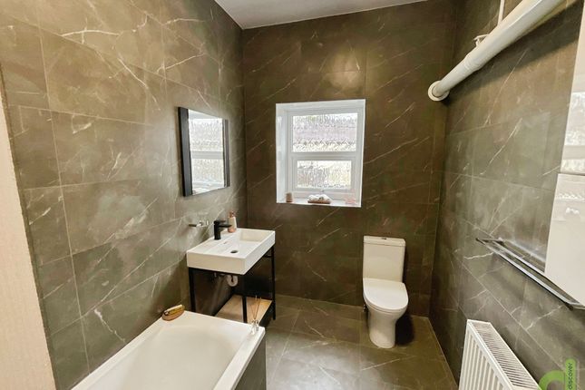 12 Livesey Street, Blackburn photo 4