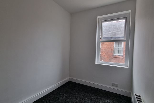 Flat 3, 36 Highfield Park, Rhyl photo 3