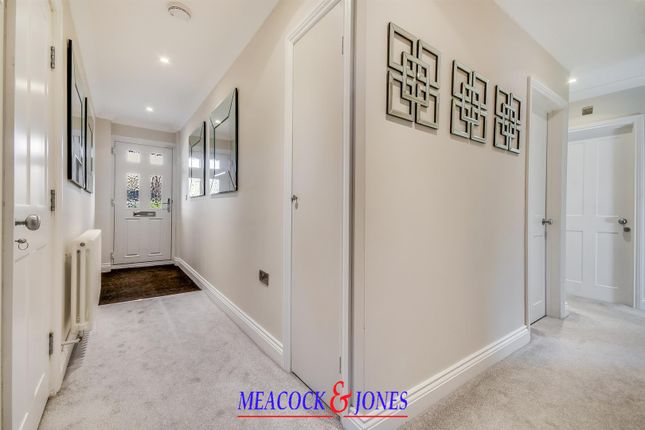 Long Meadow, Brentwood photo 4