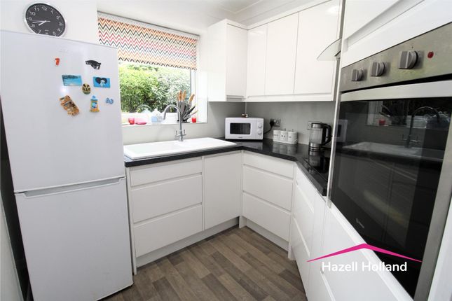 Flat 11, Kennett Court, Oakleigh Close, Swanley photo 2