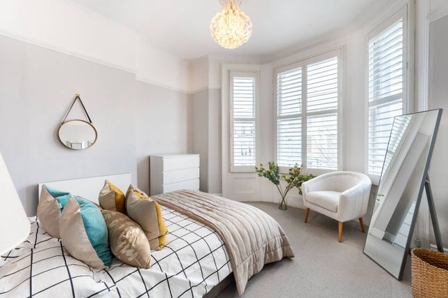Thumbnail Flat to rent in Westbourne Park Road, Notting Hill, London
