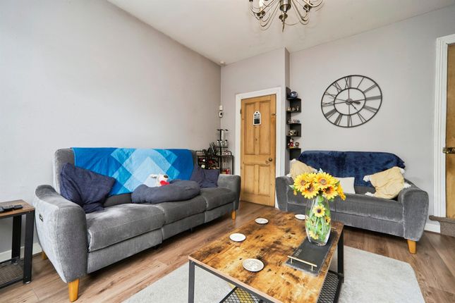 50, Fell Lane, Keighley photo 4