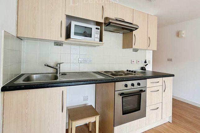 Flat 137, The Round House,, Gunwharf Quays, Hampshire photo 3
