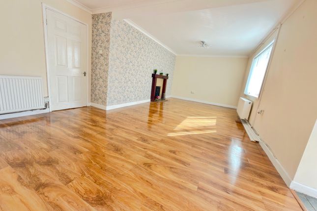 20 Heol Waun, Pontypool photo 4