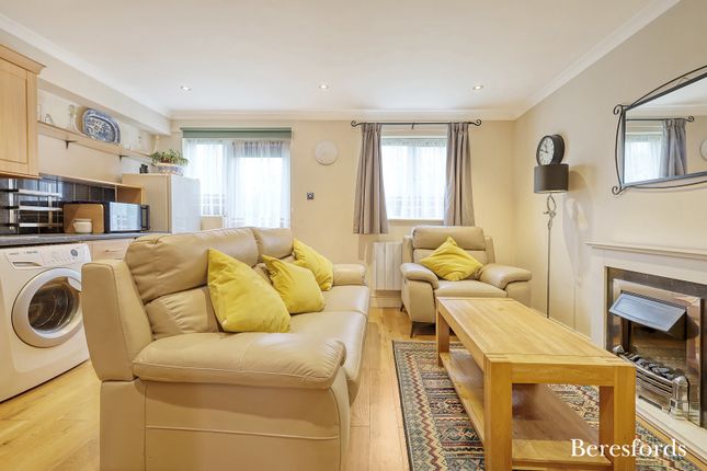 13, Pemberton Court, Ingatestone photo 3