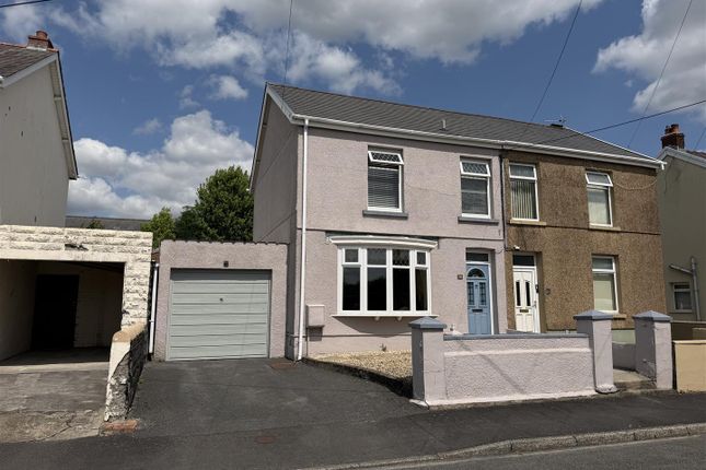 2-bed house on 28, Newtown, Ammanford, £155,000
