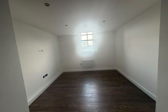 Flat 16(302), 46 Peckover street, Bradford photo 2