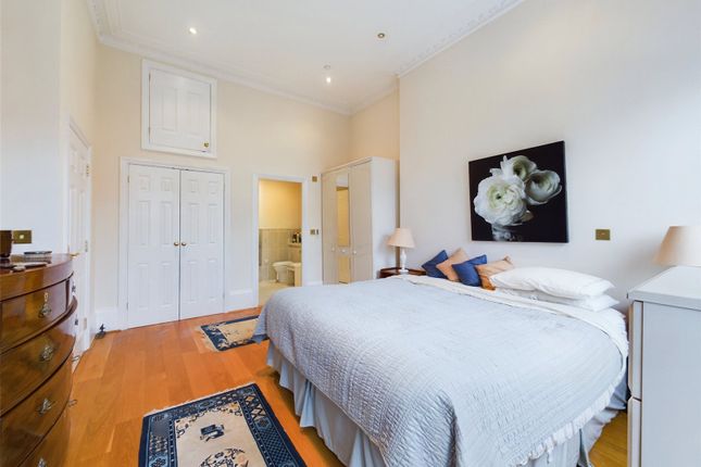 Flat for sale in Evesham Road, Cheltenham, Gloucestershire