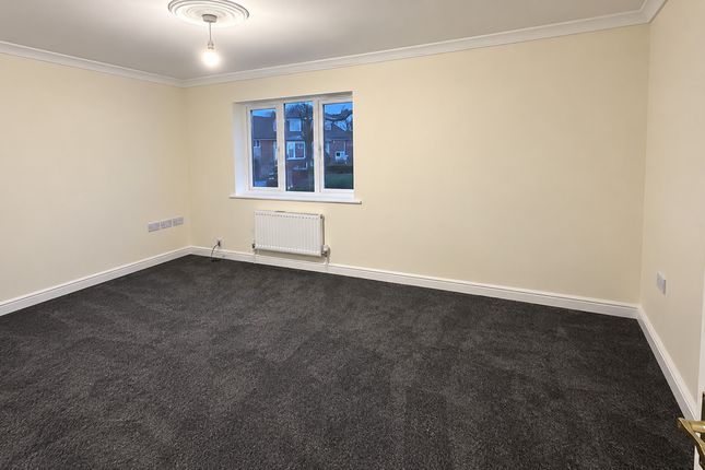 Flat Flat 4, Bailey Court, Derby Road, Ripley photo 4