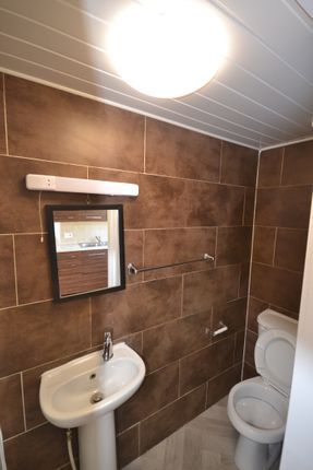 82, Ashgrove Road, Ilford photo 4