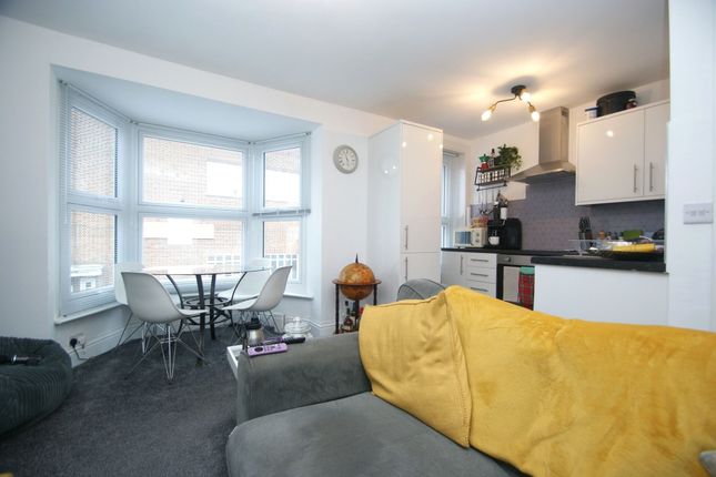 Flat to rent in 25 Addington Road, Margate