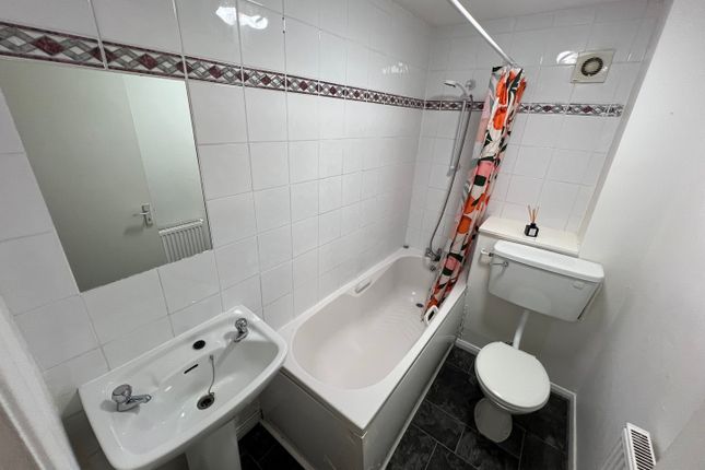 Flat 1, 147, Princes Avenue, Hull photo 3