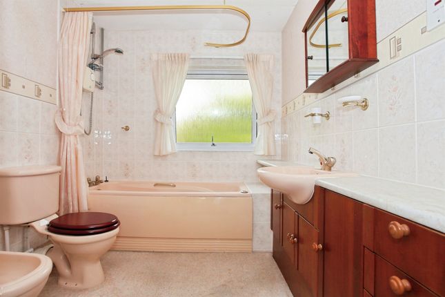 8, Websters Close, Peterborough photo 4