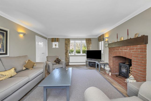 2, Clopton Park, Newmarket photo 4