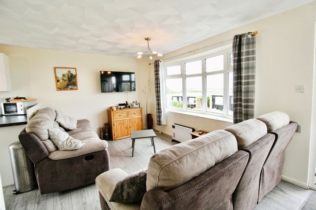 134, Lavernock Point Holiday Estate, Fort Road, Penarth photo 3