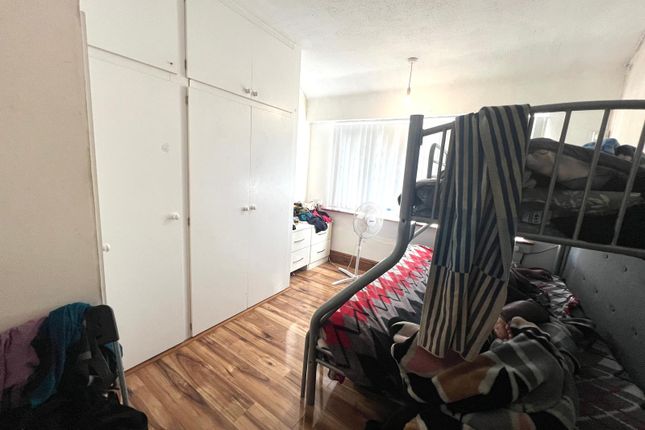 63, Moray Avenue, Hayes photo 4