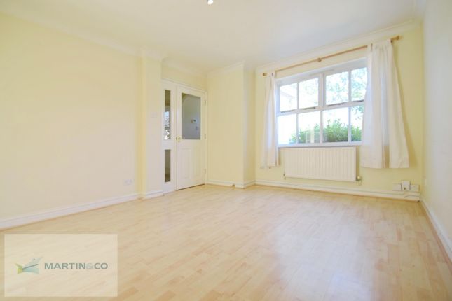7, Newhall Gardens, Walton-On-Thames photo 2