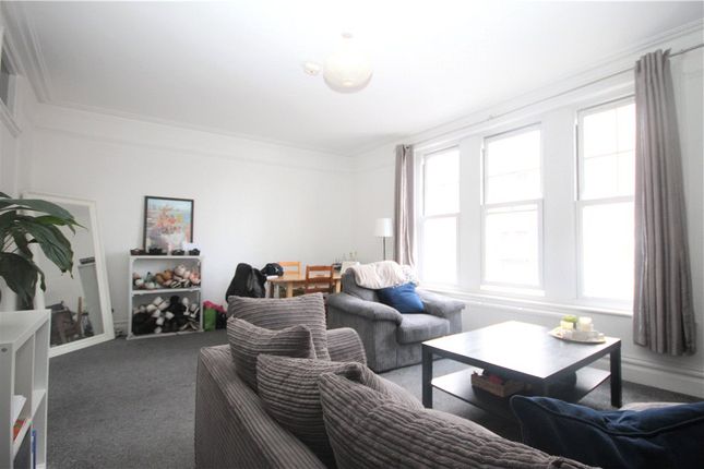 Flat to rent in Balham Hill, London