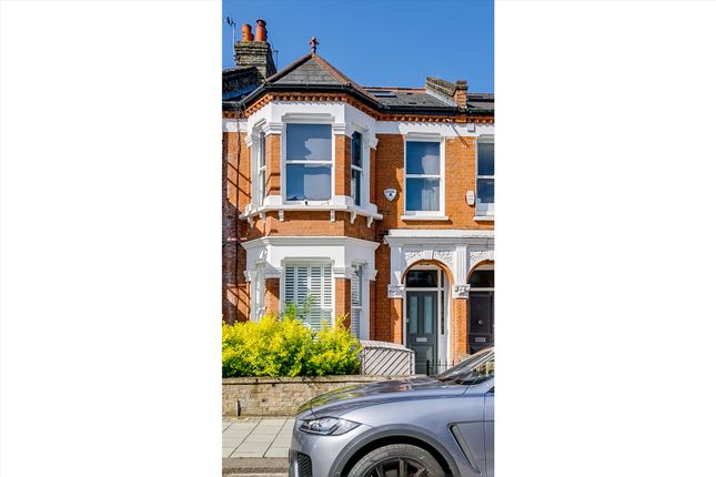 Terraced house for sale in Hambalt Road, Clapham