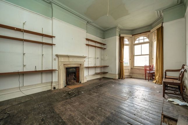 Flat 4, Queens Mansions, Brook Green, London photo 2