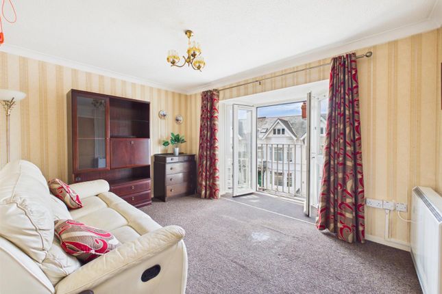 41, Pavilion Court, Porthcawl photo 3