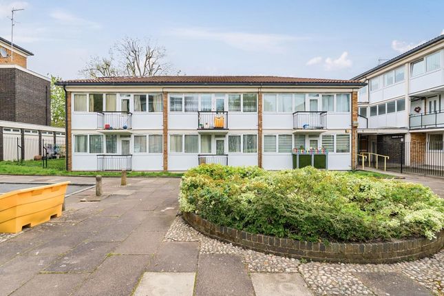 Thumbnail Flat for sale in Campsfield Road, London