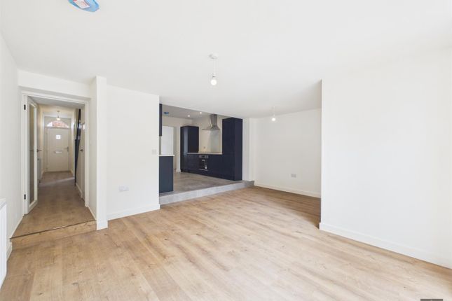 12, Codrington Street, Exeter photo 3