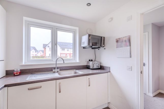 47, Station View, Broxburn photo 3