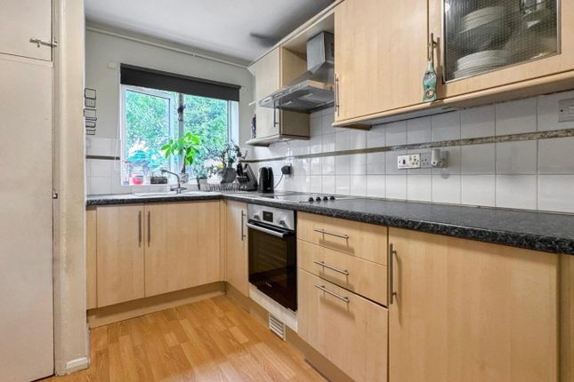Beta Road, Farnborough photo 2