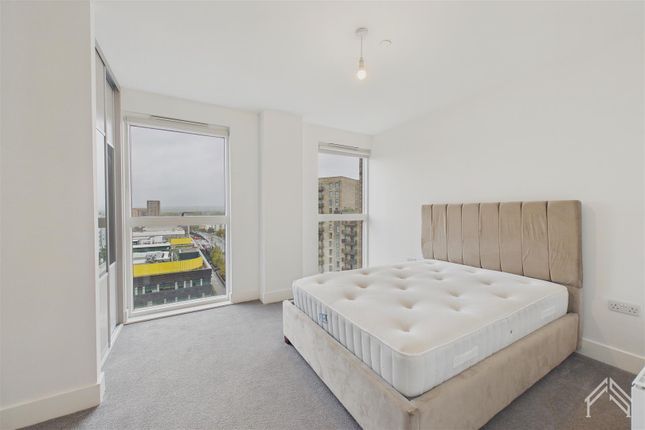 Umber House, Lismore Boulevar, London photo 4