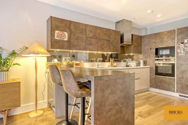 506 Legacy House, 4a Roach Road, London photo 4