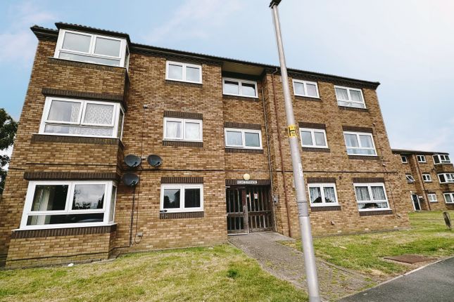 Flat to rent in Lonsdale Avenue, Weston-Super-Mare