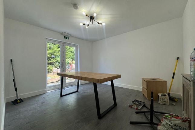 8, Pickett Avenue, Oxford photo 5