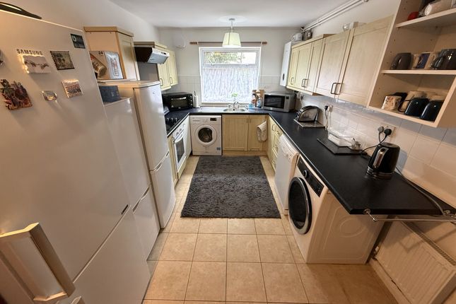 8, Kentford Way, Northolt photo 3