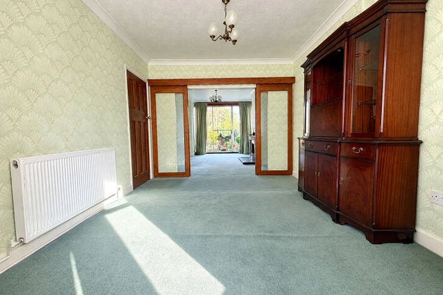 31, Calverley Road, West Midlands photo 3