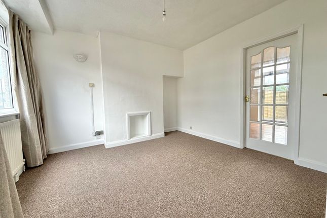81, Lord Lytton Avenue, Coventry photo 2
