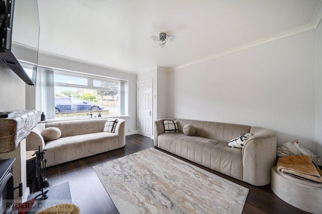 14, Vicar Park Road, West Yorkshire photo 3
