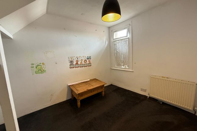 Two Bedrooms First Floor Flat High Road Ilford- 1350 Pcm