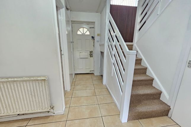 38, Pheasant Drive, Manchester photo 2