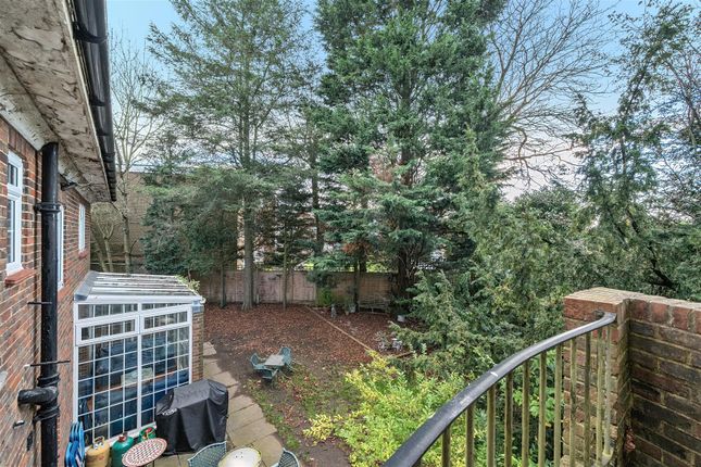 1 Warren Road Balcony.Jpg