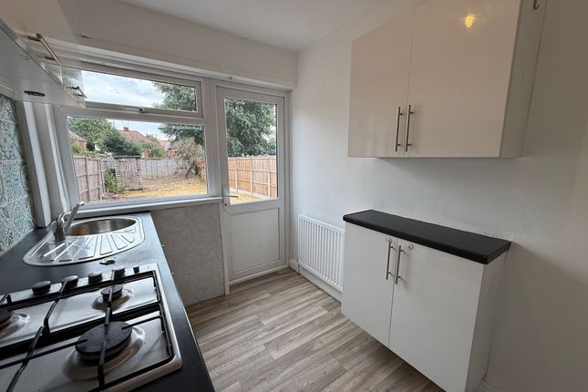 11 Garretts Green Lane, Birmingham photo 4
