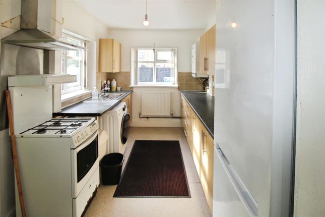 28, Grove Terrace, Bradford photo 2