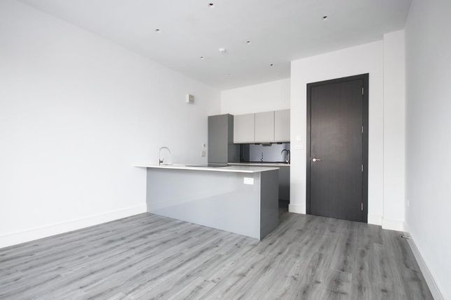 Flat for sale in Lordship Park, London