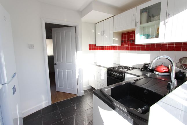 20, Goldings Crescent, Hatfield photo 3