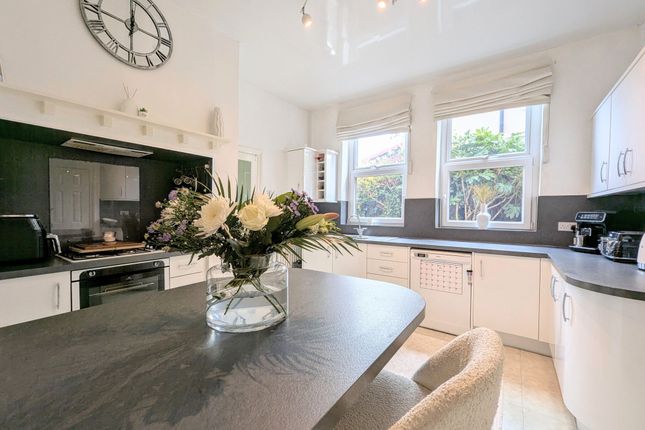 107 Sunderland Road, South Shields photo 3