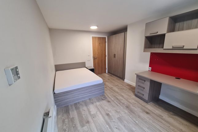 Flat to rent in Park Road, Coventry