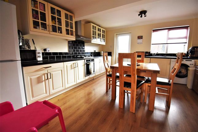 Thumbnail Terraced house for sale in Rykhill, Grays