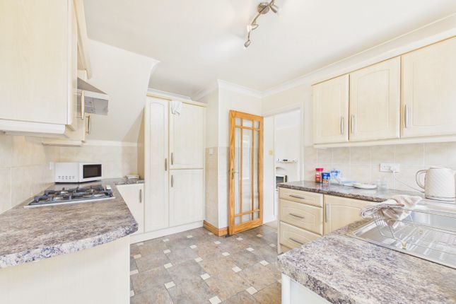 39 Manor Way, Anlaby, East Riding of Yorkshire photo 3