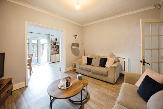 17, Burnham Road, Romford photo 2